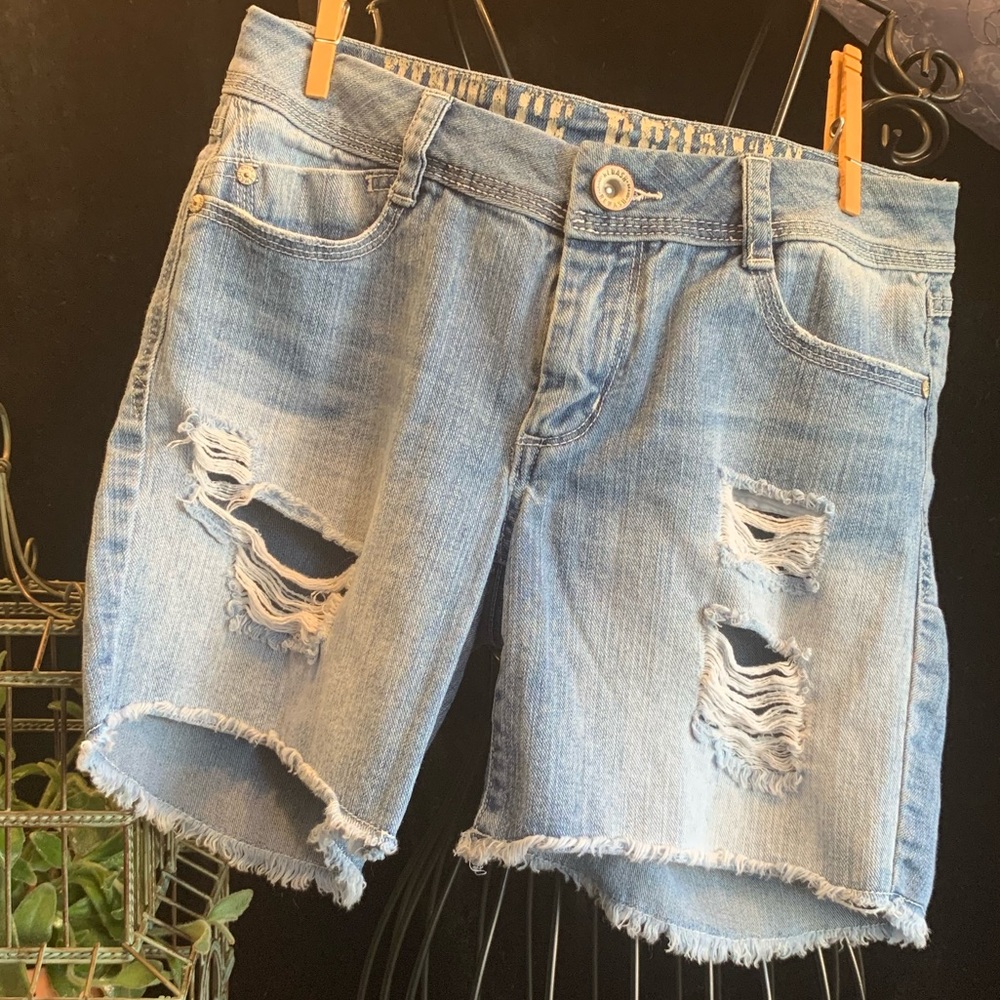 Vintage Reunion Rewash Cutoff Shorts Distressed Raw Hem Denim Low-Rise Size 3